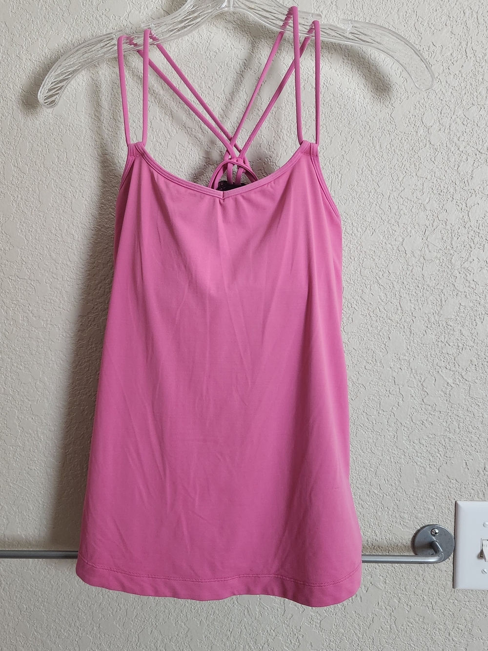 Women’s Lululemon Pink Strappy Workout Tank & pink workout tank Size 8